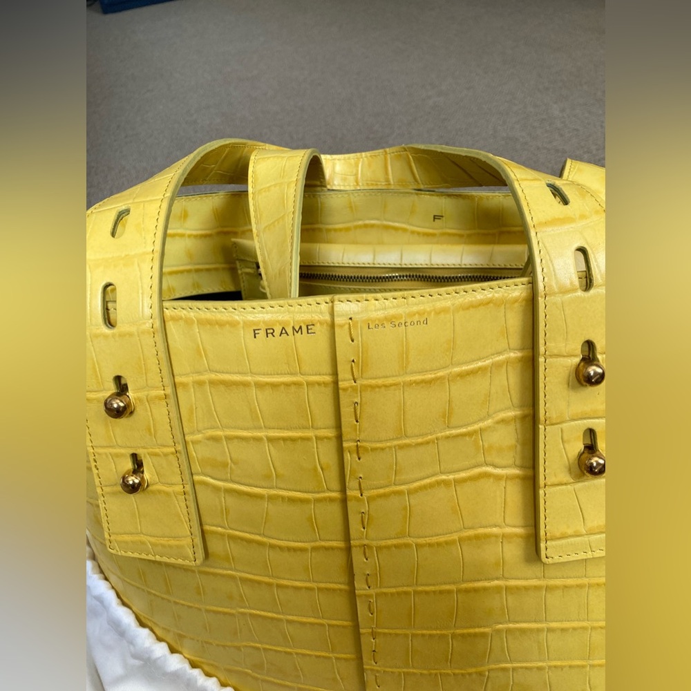 FRAME Les Second Embossed Leather Tote - Picture 14 of 16
